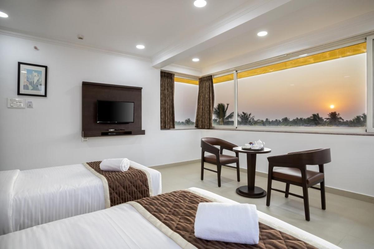Sairaj Beach Resort Calangute Eksteriør bilde