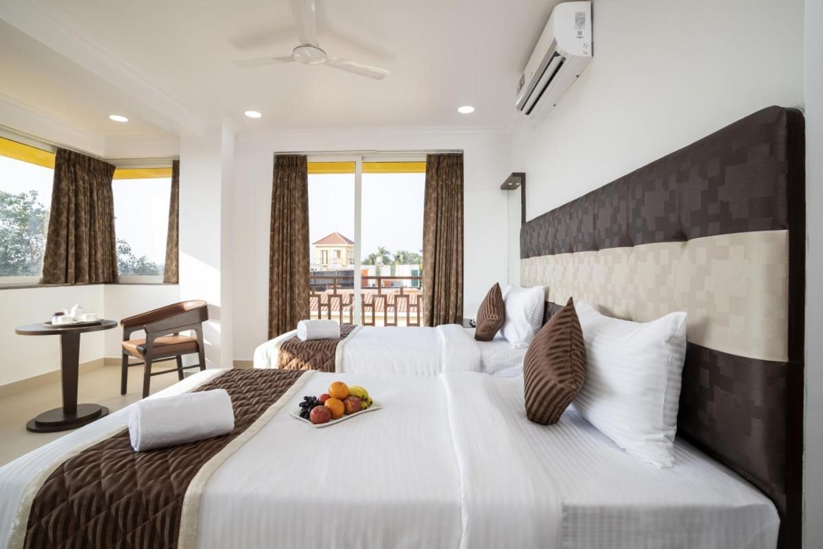 Sairaj Beach Resort Calangute Eksteriør bilde